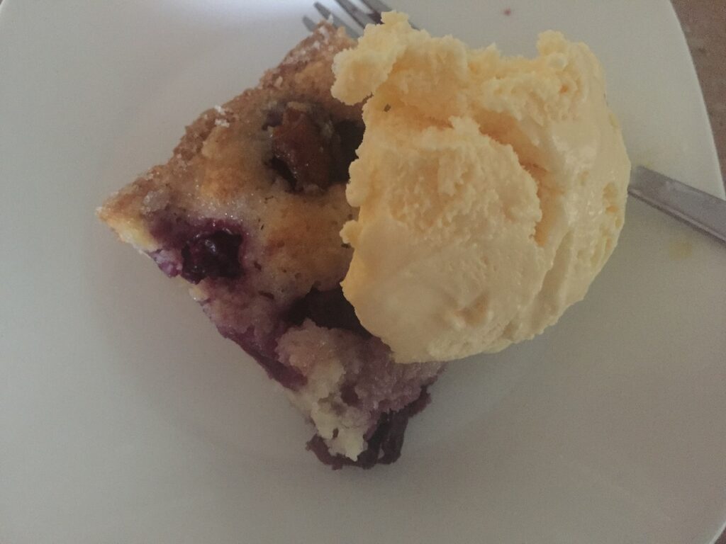 Yummy Blackberry Cobbler made from fresh or frozen berries